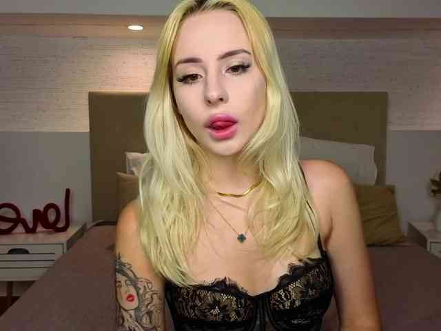 Bella-crazyy webcam