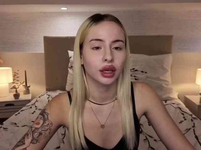 Bella-crazyy webcam