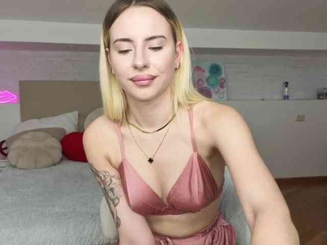 Bella-crazyy webcam