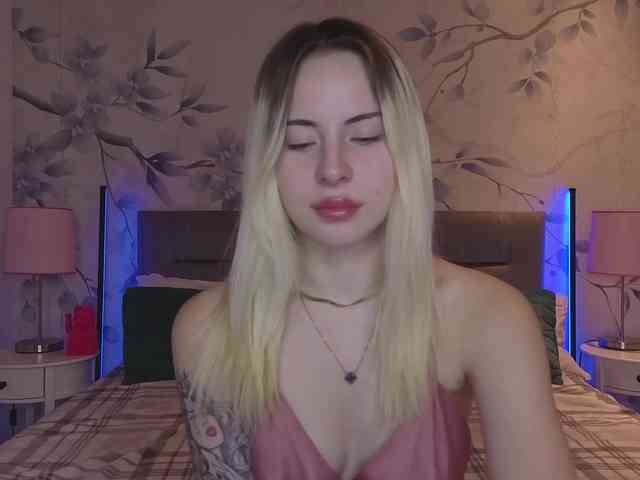 Bella-crazyy webcam