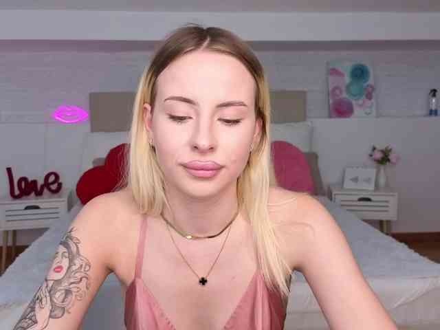 Bella-crazyy webcam