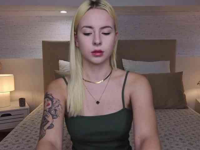 Bella-crazyy webcam