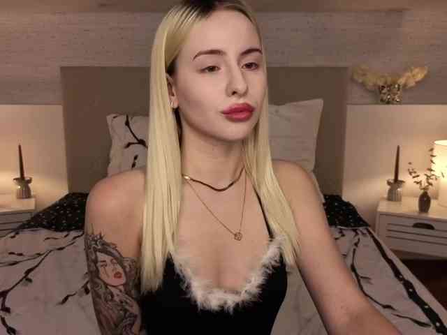 Bella-crazyy webcam