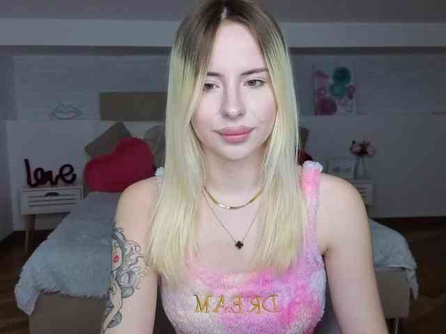 Bella-crazyy webcam