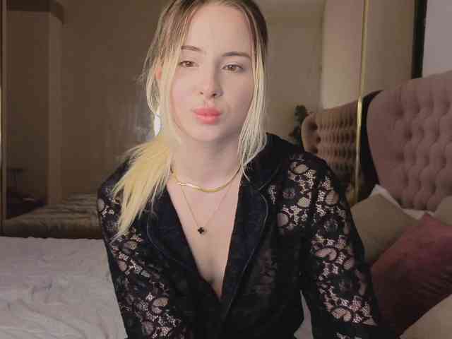 Bella-crazyy webcam