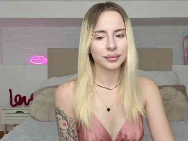 Bella-crazyy webcam
