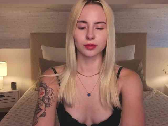 Bella-crazyy webcam