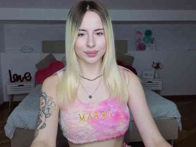 Bella-crazyy Live Webcam on BongaCams