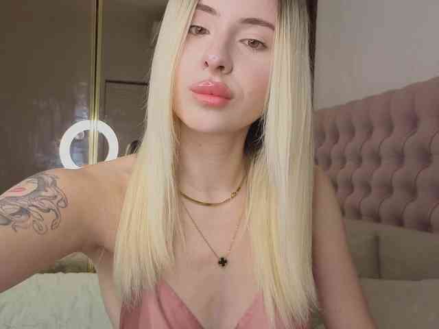 Bella-crazyy webcam