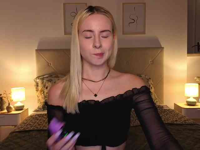 Bella-crazyy webcam