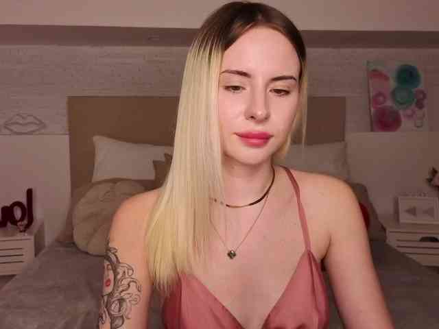 Bella-crazyy webcam