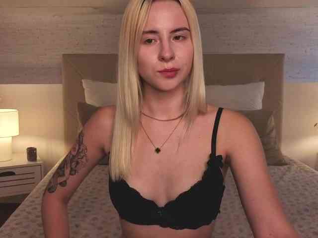 Bella-crazyy webcam