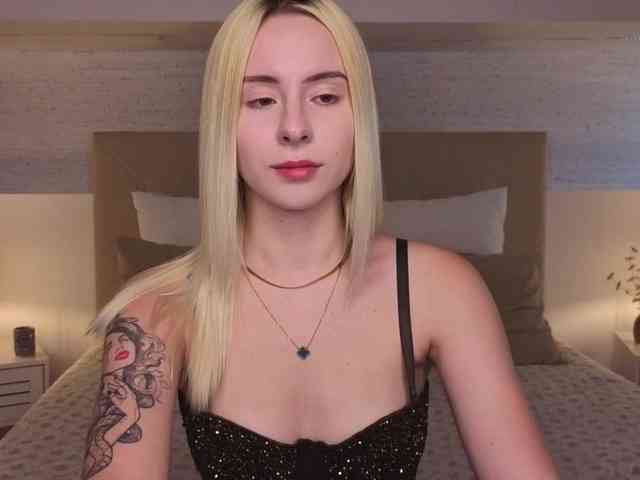 Bella-crazyy webcam