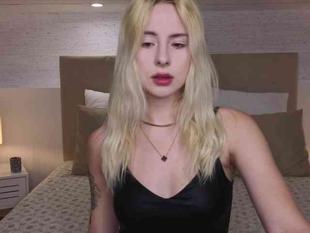 Bella-crazyy webcam