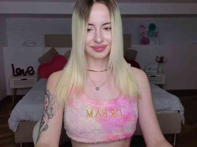 Bella-crazyy webcam