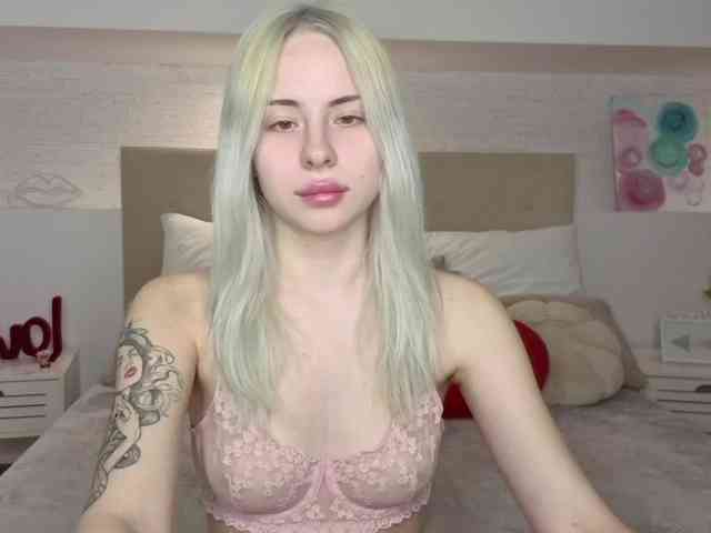 Bella-crazyy webcam
