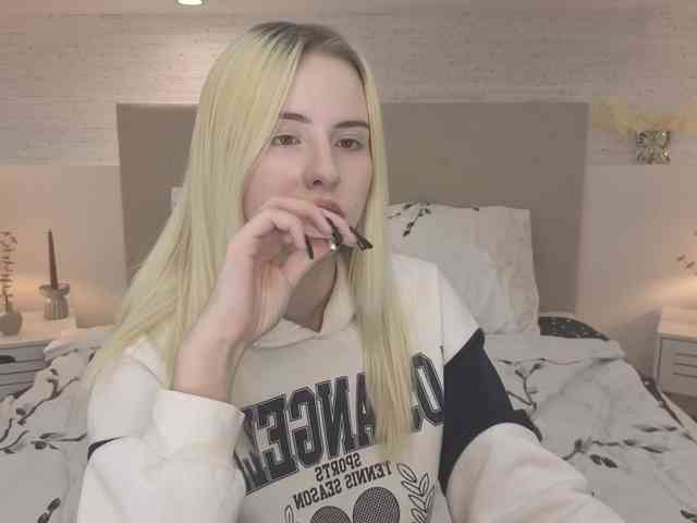 Bella-crazyy webcam