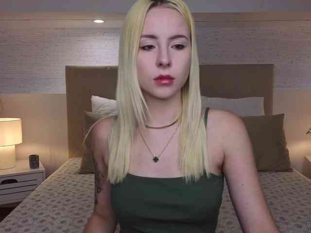 Bella-crazyy webcam