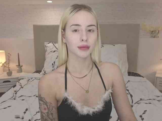 Bella-crazyy webcam