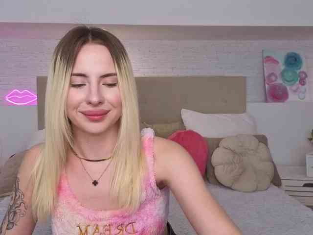 Bella-crazyy webcam