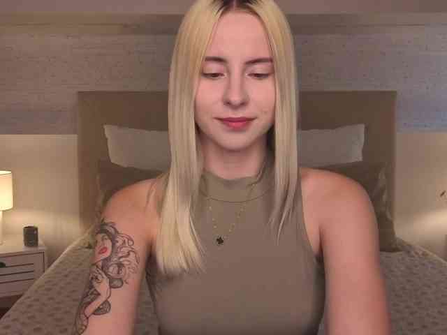 Bella-crazyy webcam