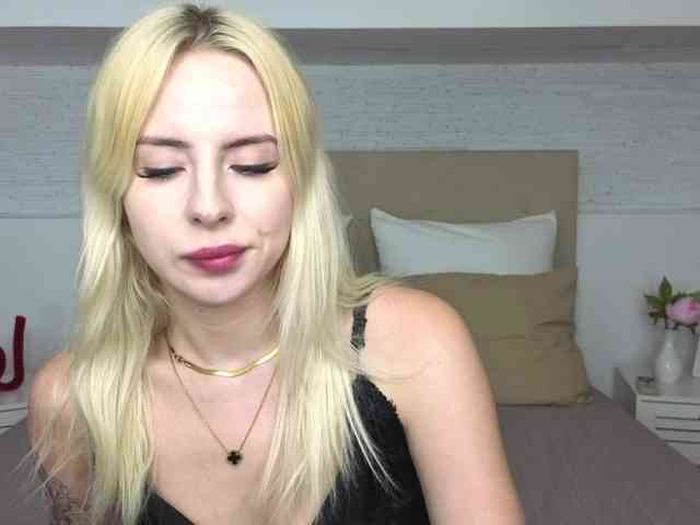 Bella-crazyy webcam