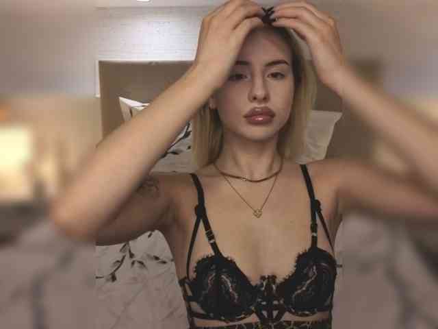 Bella-crazyy webcam