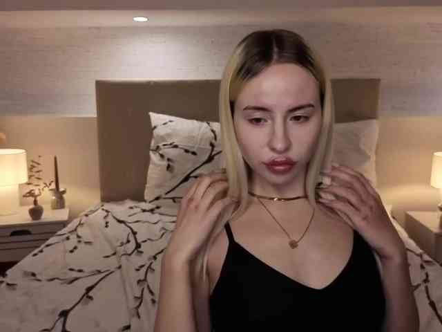 Bella-crazyy webcam