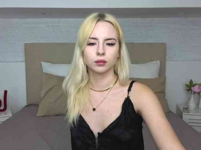 Bella-crazyy webcam