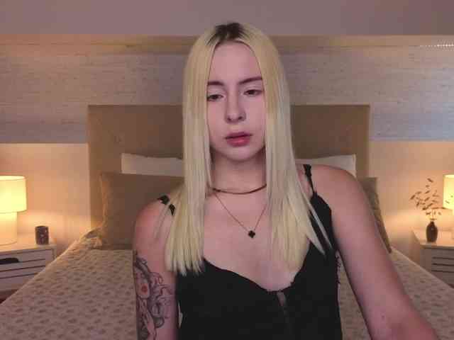 Bella-crazyy webcam