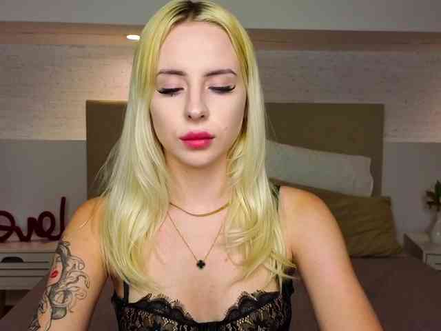 Bella-crazyy webcam