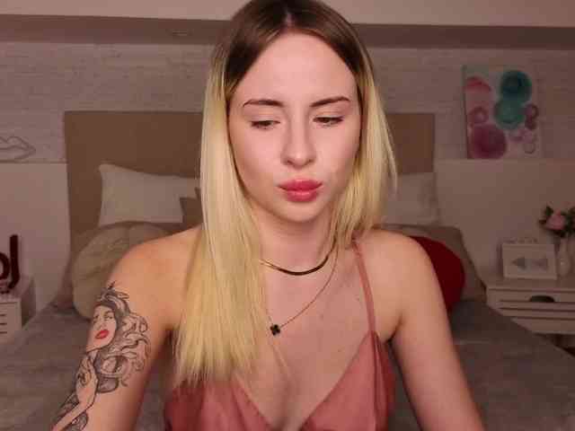 Bella-crazyy webcam