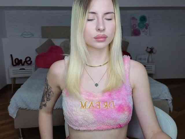 Bella-crazyy Live Webcam on BongaCams