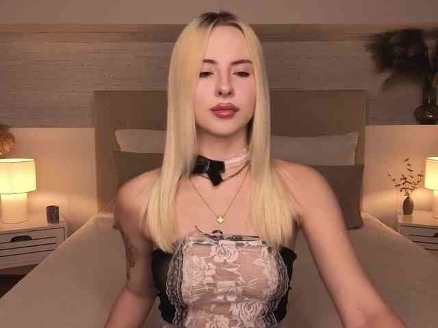 Bella-crazyy webcam
