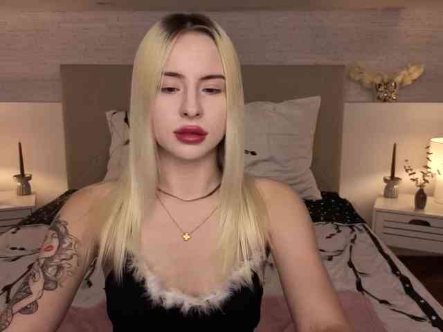 Bella-crazyy webcam