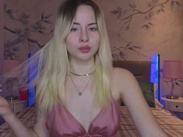 Bella-crazyy webcam