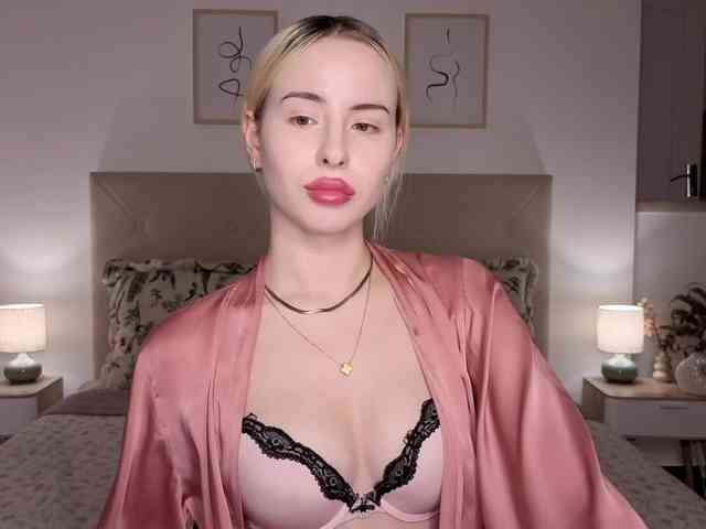 Bella-crazyy webcam