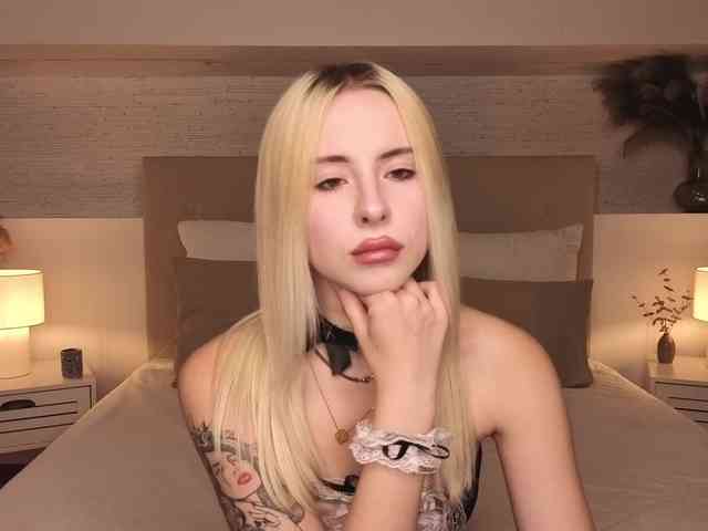 Bella-crazyy webcam