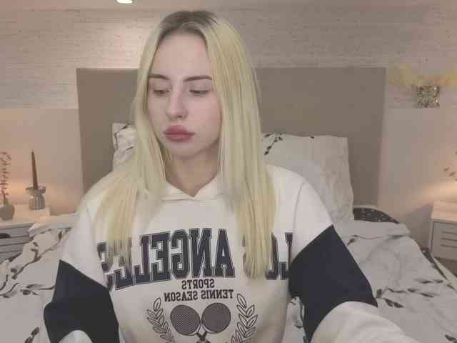 Bella-crazyy webcam