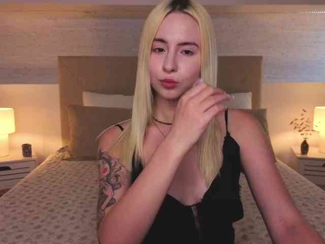 Bella-crazyy webcam