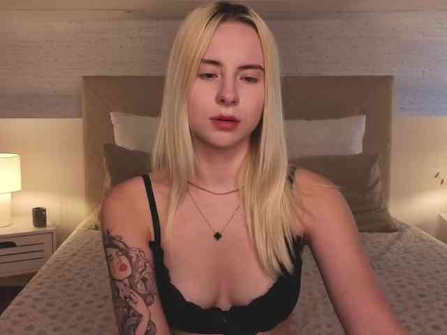Bella-crazyy webcam