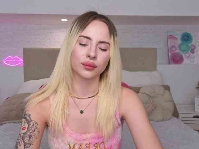 Bella-crazyy webcam