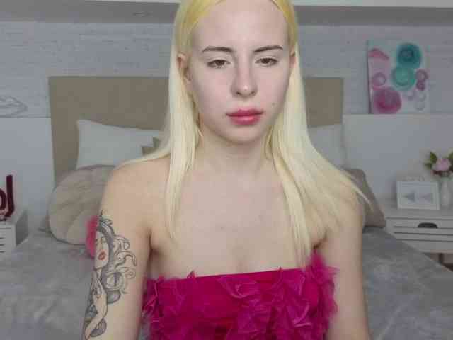 Bella-crazyy webcam