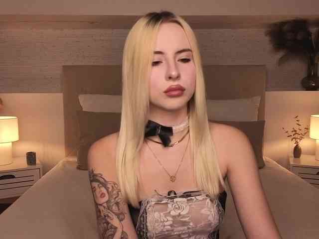Bella-crazyy webcam