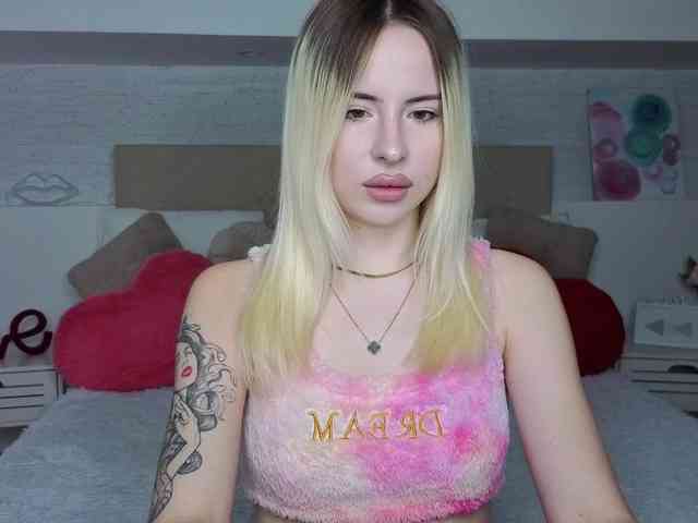 Bella-crazyy Live Webcam on BongaCams