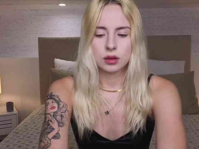 Bella-crazyy webcam
