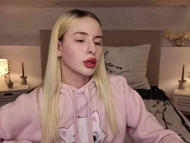 Bella-crazyy webcam
