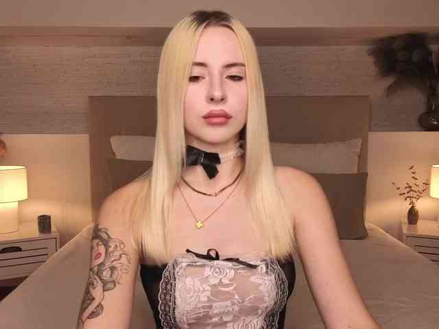 Bella-crazyy webcam