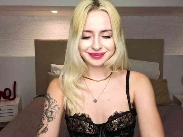 Bella-crazyy webcam