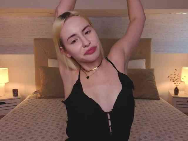 Bella-crazyy webcam